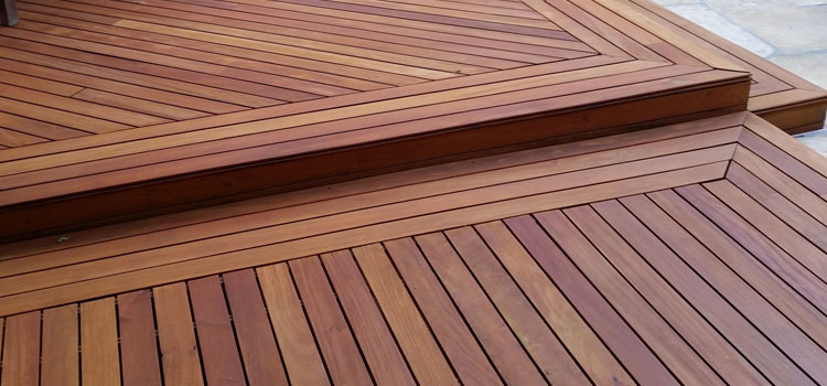 Redwood Decking Material in Panorama City, CA